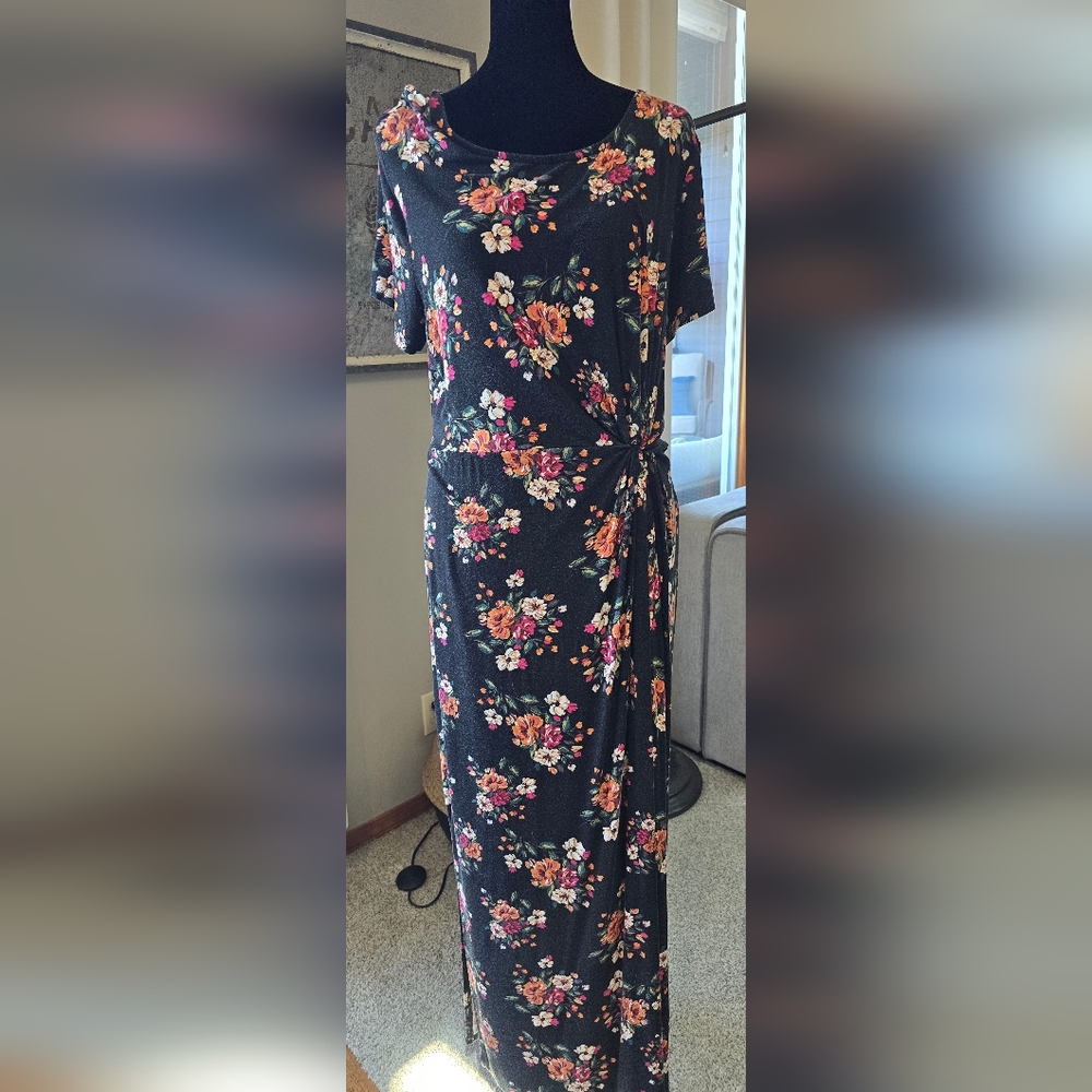 24/7 Maurices Floral Maxi Dress Size Large